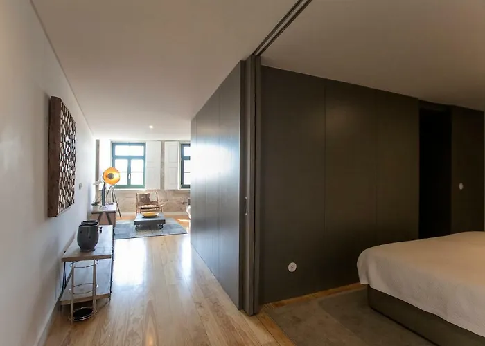 Modern 18th Century Flat *