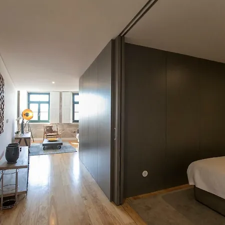 Modern 18th Century Flat *