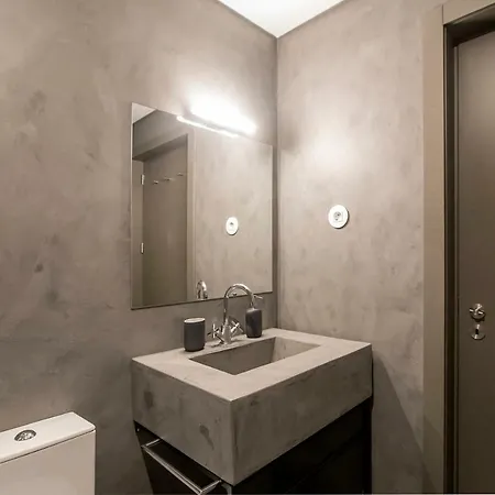 Apartment Modern 18th Century Flat