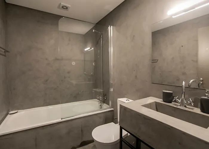 Modern 18th Century Flat * Porto