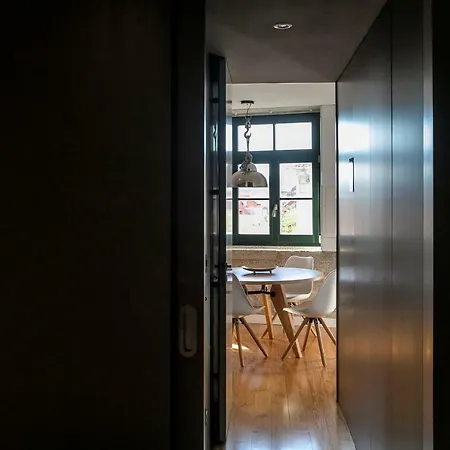 Modern 18th Century Flat * פורטו