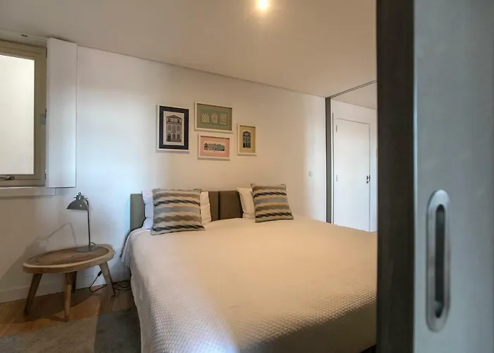 Modern 18th Century Flat شقة بورتو