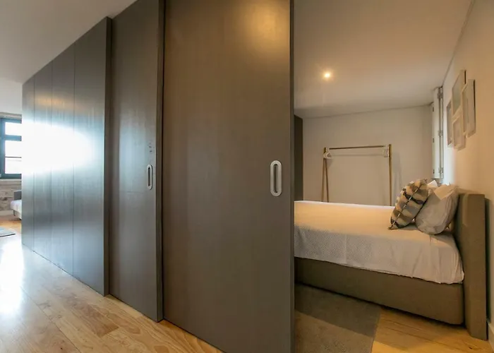 Modern 18th Century Flat * Порту